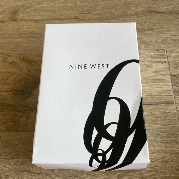 Nine West Peep Toe, Sling Back Heel - Picture 6 of 9